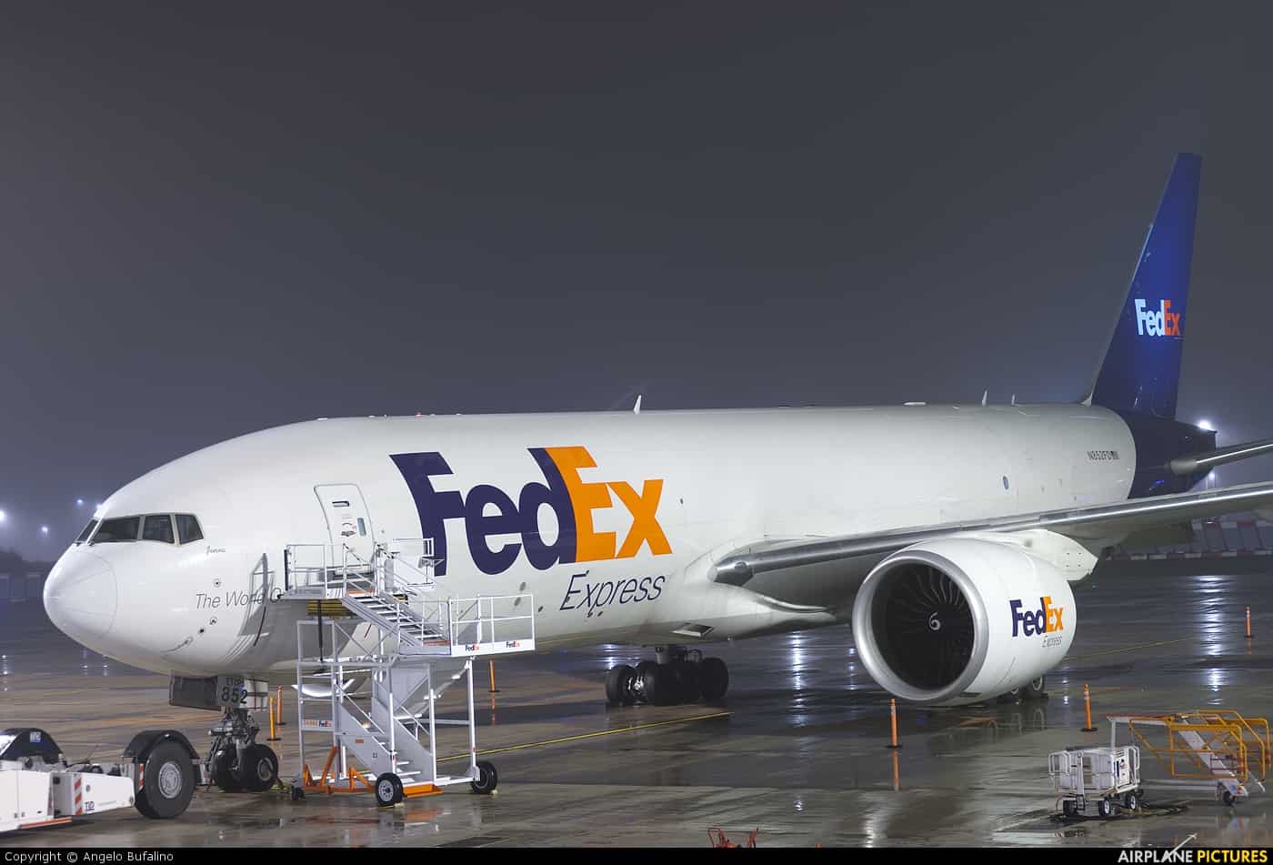 FedEx declines Amazon 1 day delivery contract