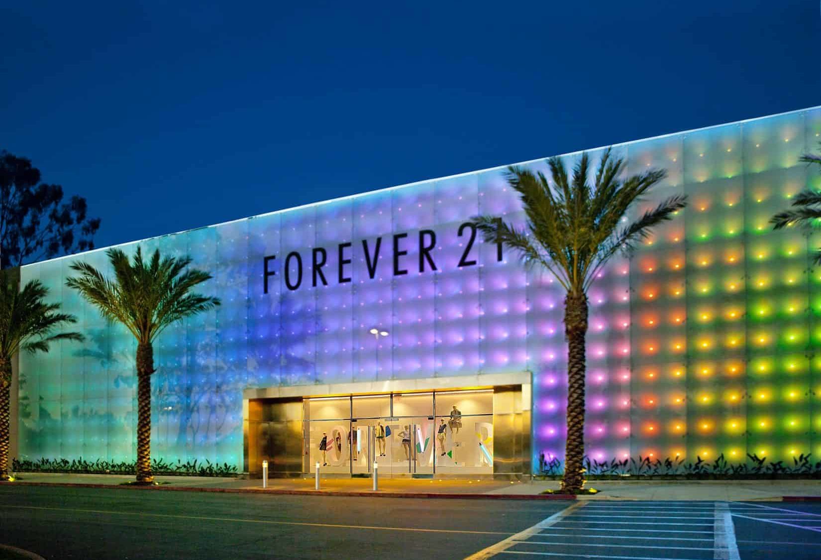 Forever 21 pulls out of China