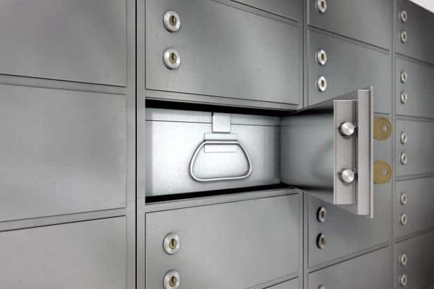 Barclays extends collection locker trial