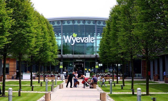 Wyevale sells 11 further sites