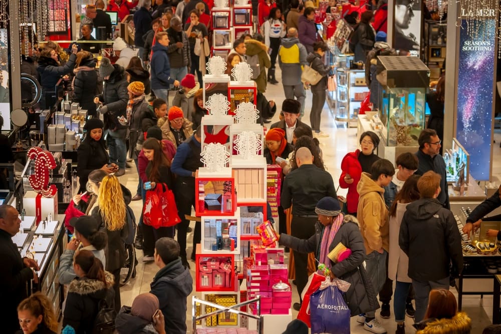 Study reveals three in 10 people will be ‘last minute’ Christmas shopping